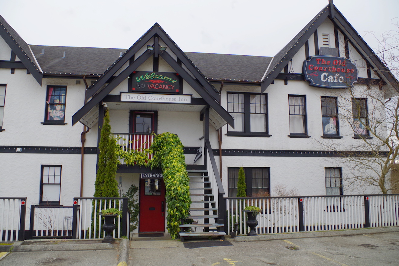 The Old Courthouse Inn is a favourite Powell River Accommodation